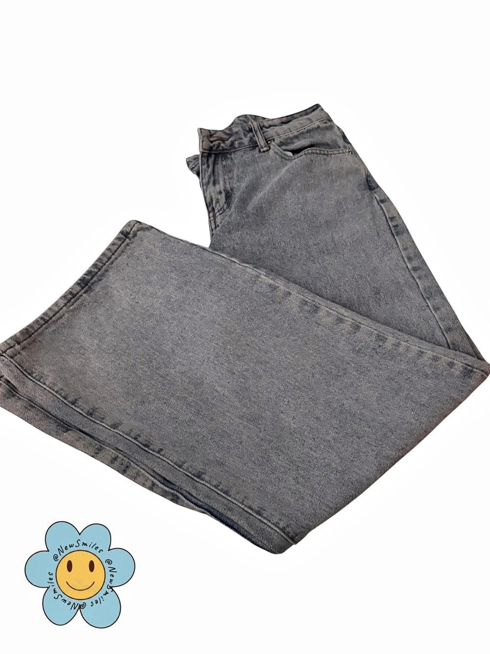 Edikted ~ Size Medium ~ Great Used Condition